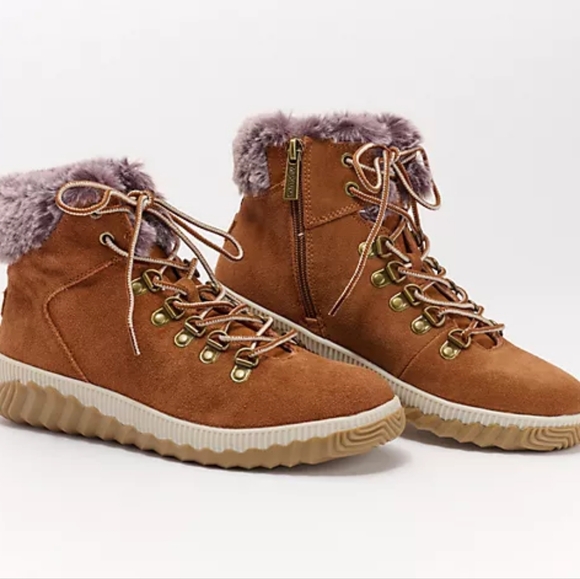Muk Luks Boots Hiker Walker Chestnut Suede Lace Up Faux Fur Trim Size 9 NEW - Picture 1 of 13
